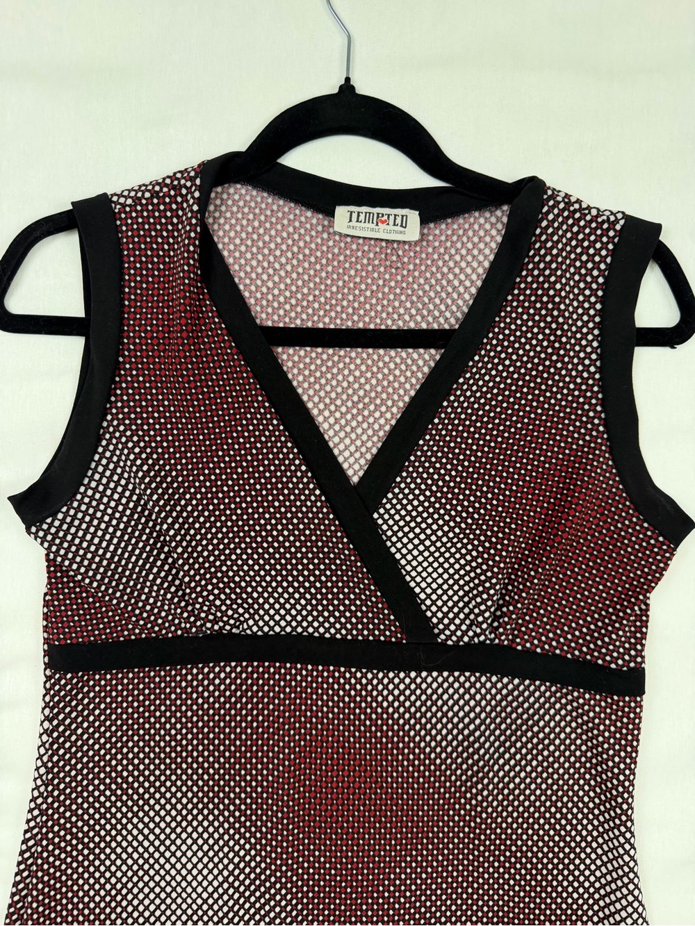 Tempted Geometric Sleeveless Empire Waist Midi Dress Women Medium Red Black - Picture 2 of 5